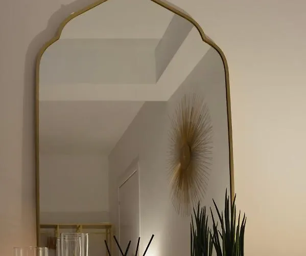 בית הארחה Vatican Luxury 4*